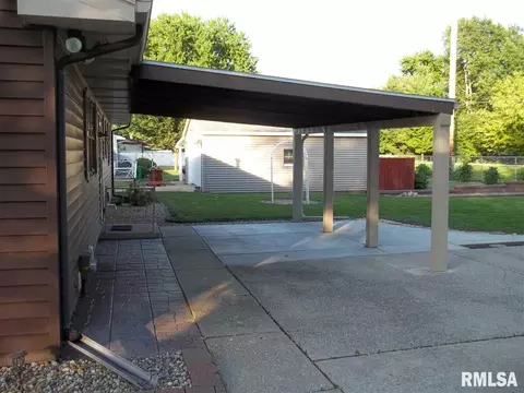 312 Saxon St, Springfield, IL 62704 photo 4
