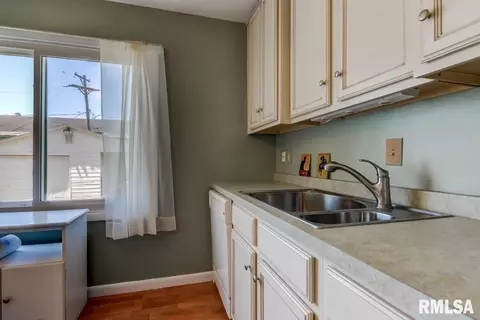 3225 Sherman St, Springfield, IL 62703 photo 13
