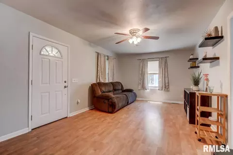 3225 Sherman St, Springfield, IL 62703 photo 3