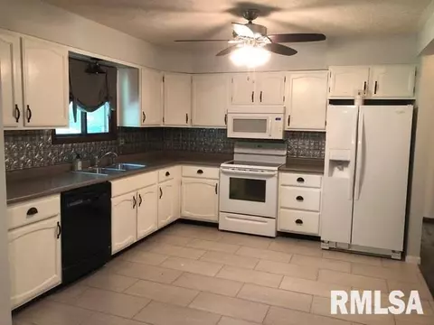26 Sarah Ave, Springfield, IL 62703 photo 2