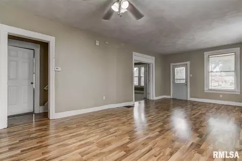 212 W Pine St, Springfield, IL 62704 photo 2