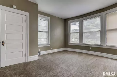 212 W Pine St, Springfield, IL 62704 photo 4