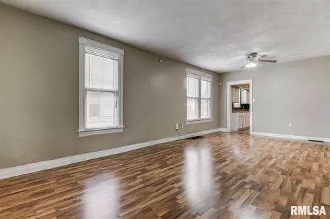 212 W Pine St, Springfield, IL 62704 photo 3