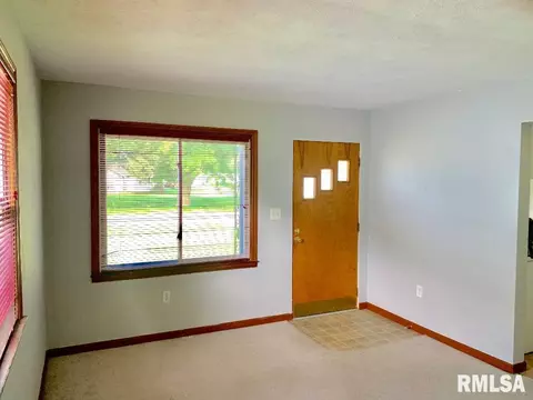 3104 S 13th St, Springfield, IL 62703 photo 4