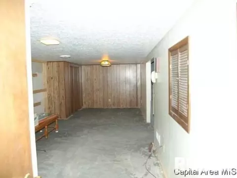 205 N Cedar, Abingdon, IL 61410 photo 17