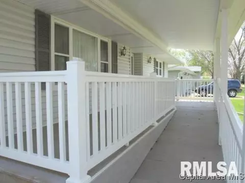 205 N Cedar, Abingdon, IL 61410 photo 2