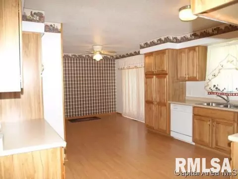 205 N Cedar, Abingdon, IL 61410 photo 11