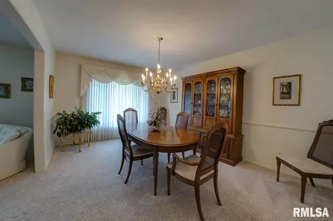 30 Horseshoe Dr, Springfield, IL 62702 photo 6