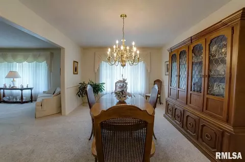 30 Horseshoe Dr, Springfield, IL 62702 photo 7