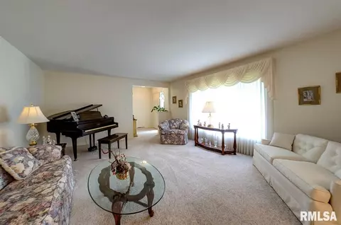 30 Horseshoe Dr, Springfield, IL 62702 photo 5