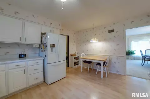 30 Horseshoe Dr, Springfield, IL 62702 photo 13