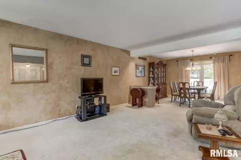2205 Westview Ave, Springfield, IL 62704 photo 3