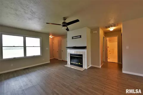 100 Genoa Dr, Springfield, IL 62703 photo 10