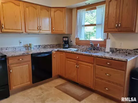 107 White Birch Rd, Springfield, IL 62712 photo 6