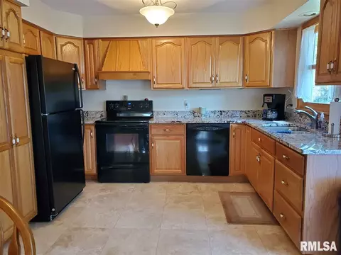 107 White Birch Rd, Springfield, IL 62712 photo 5