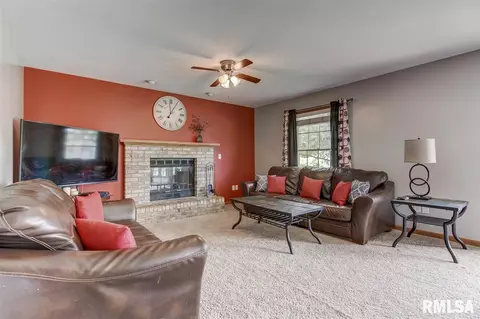 1108 Equestrian Ln, Springfield, IL 62712 photo 8