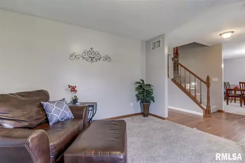 1108 Equestrian Ln, Springfield, IL 62712 photo 5