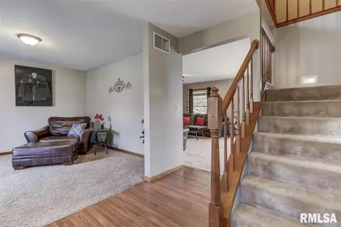 1108 Equestrian Ln, Springfield, IL 62712 photo 3
