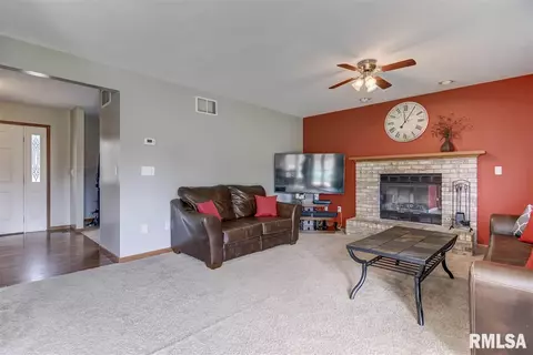 1108 Equestrian Ln, Springfield, IL 62712 photo 9