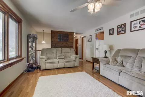 8 Rainbow Rd, Springfield, IL 62712 photo 7