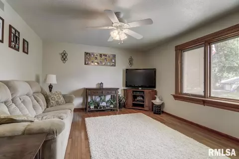8 Rainbow Rd, Springfield, IL 62712 photo 6