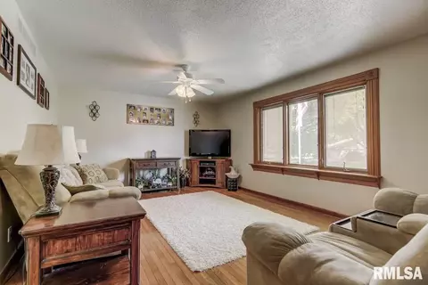 8 Rainbow Rd, Springfield, IL 62712 photo 5