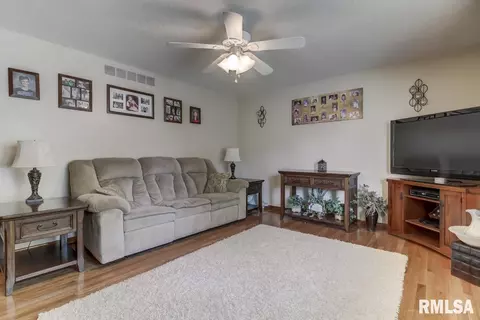 8 Rainbow Rd, Springfield, IL 62712 photo 8