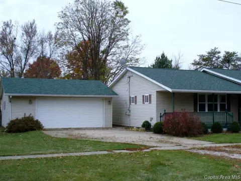 130 E Willard, Wataga, IL 61488 photo 2