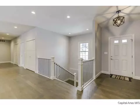 4220 Osage Rd, Springfield, IL 62711 photo 2