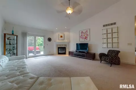 2314 Silver Stone Ct, Springfield, IL 62704 photo 2