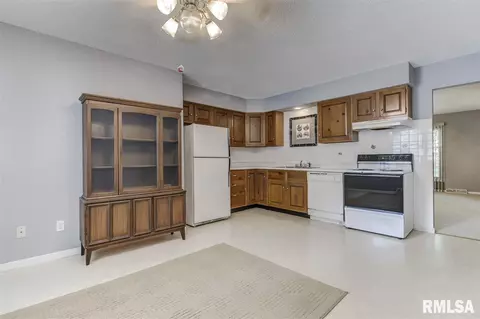 2230 Hazel Dell Rd, Springfield, IL 62703 photo 6