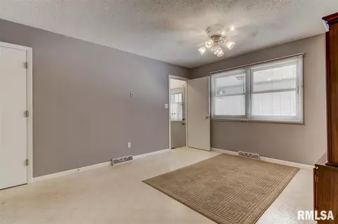 2230 Hazel Dell Rd, Springfield, IL 62703 photo 9