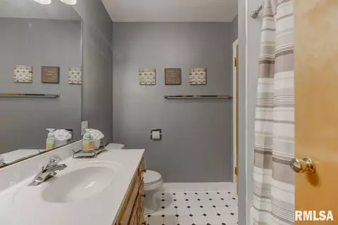2000 Cambridge Rd, Springfield, IL 62704 photo 21