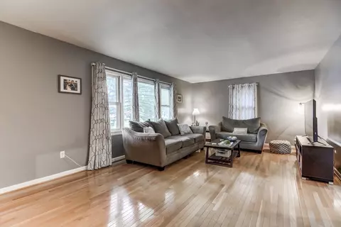 2000 Cambridge Rd, Springfield, IL 62704 photo 3