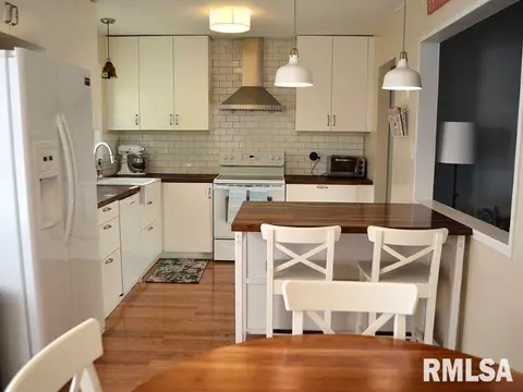 129 Glen Aire Dr, Springfield, IL 62703 photo 8