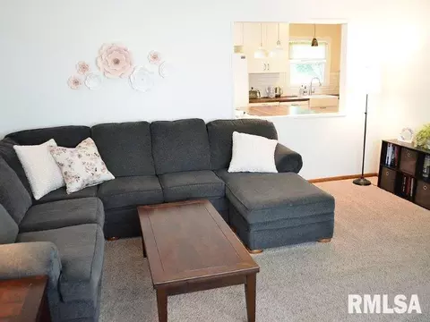 129 Glen Aire Dr, Springfield, IL 62703 photo 5