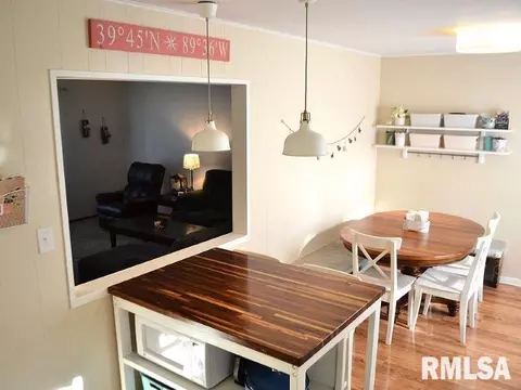 129 Glen Aire Dr, Springfield, IL 62703 photo 7