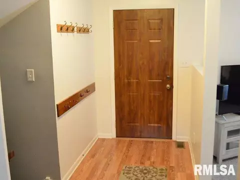 129 Glen Aire Dr, Springfield, IL 62703 photo 4