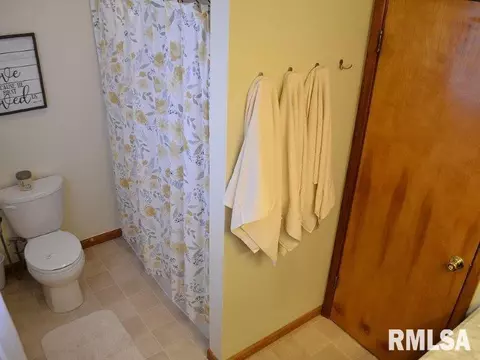 129 Glen Aire Dr, Springfield, IL 62703 photo 11