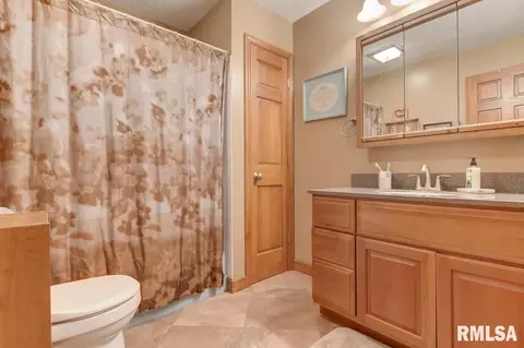 2608 Delaware Dr, Springfield, IL 62702 photo 10