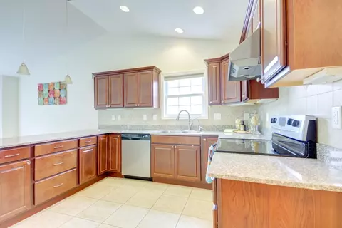 615 Willows Dr, Chatham, IL 62629 photo 6