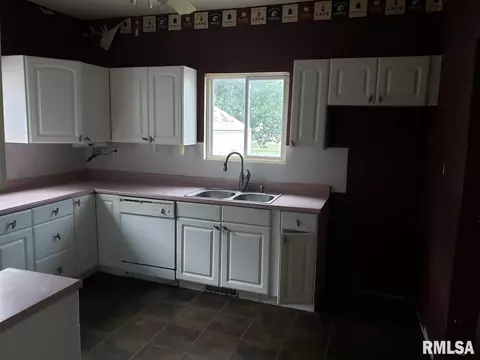 2216 Yale Blvd, Springfield, IL 62703 photo 5