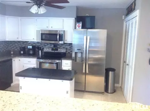 2137 Fairway Dr, Springfield, IL 62704 photo 2