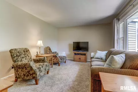 4113 Hazelcrest Rd, Springfield, IL 62703 photo 3