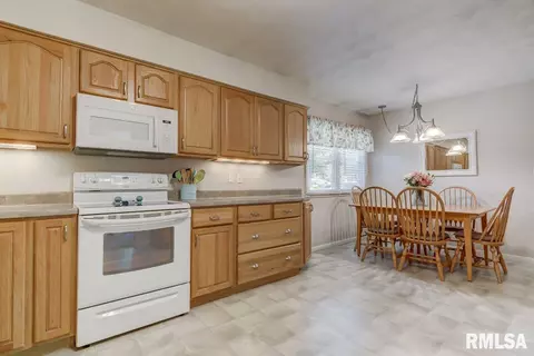 4113 Hazelcrest Rd, Springfield, IL 62703 photo 7