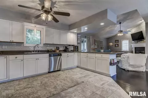14 Holliday Rd, Springfield, IL 62702 photo 18