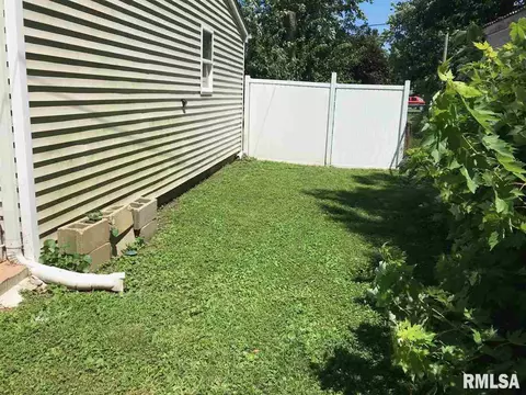 423 E Jackson St, Virden, IL 62690 photo 20