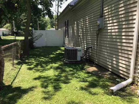 423 E Jackson St, Virden, IL 62690 photo 21