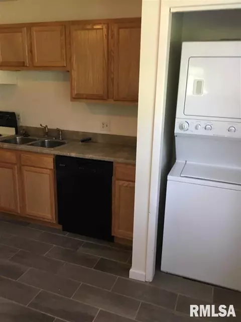 2641 Cardifs Ave, Springfield, IL 62704 photo 3