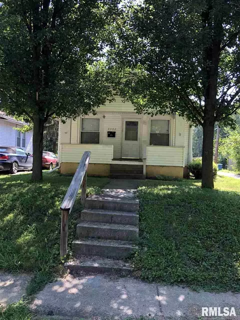 2552 S 10th St, Springfield, IL 62703 photo 1